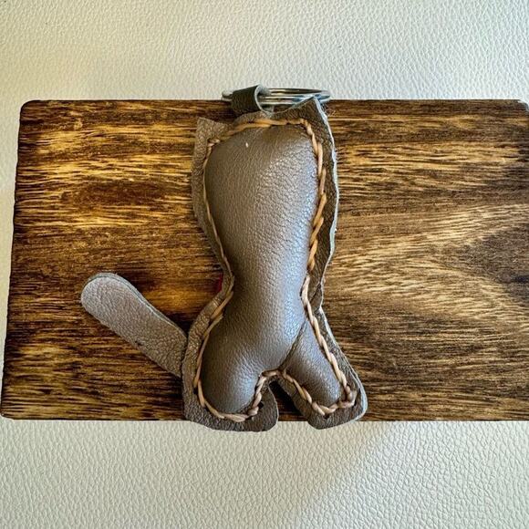 Kitty Cat Keychain Leather Kitten Charm NEW FAST SHIP - Picture 2 of 3